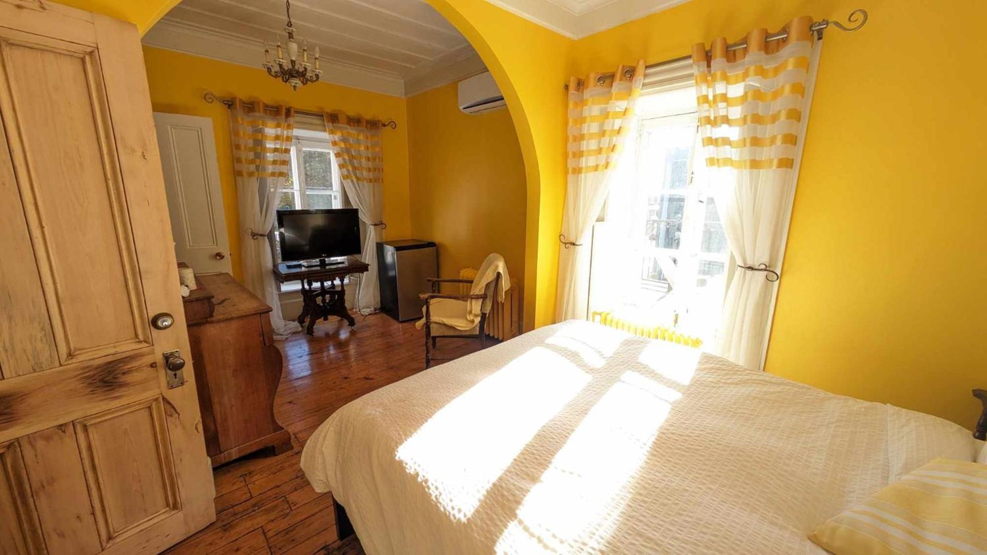 La Maison Rousseau Hotel Montmagny Buitenkant foto