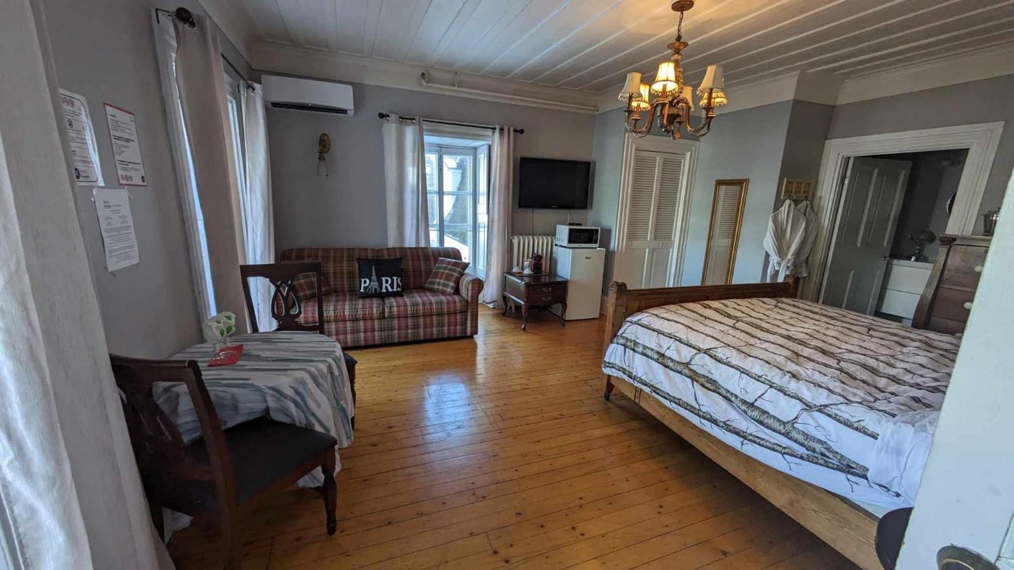 La Maison Rousseau Hotel Montmagny Buitenkant foto