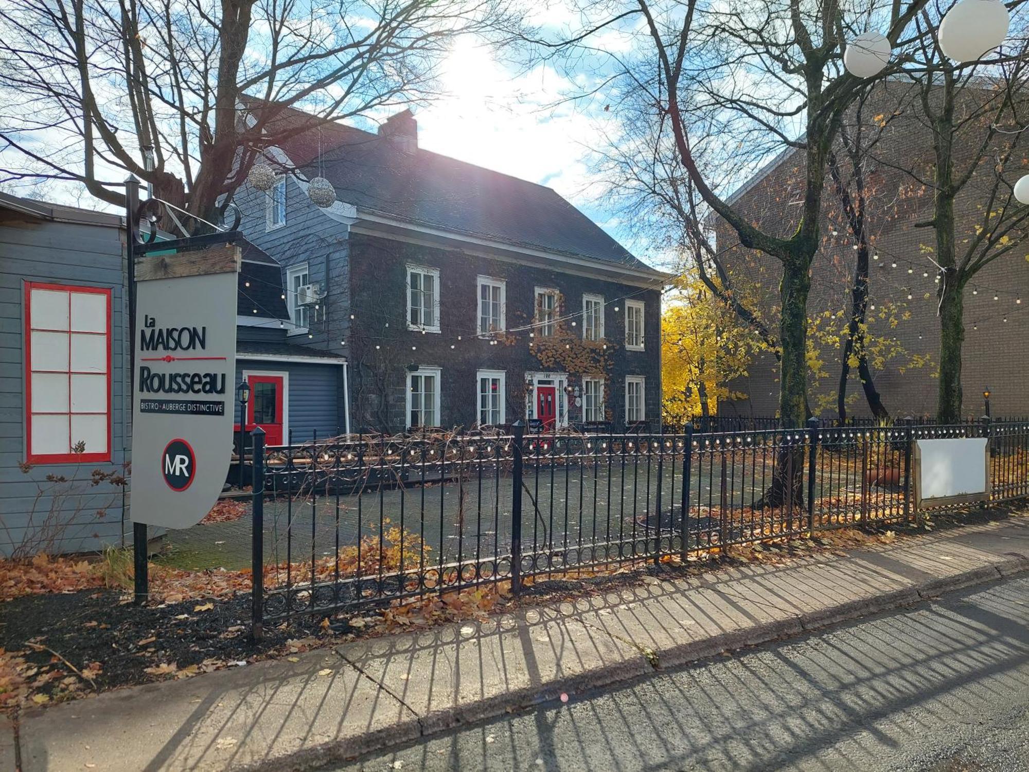La Maison Rousseau Hotel Montmagny Buitenkant foto