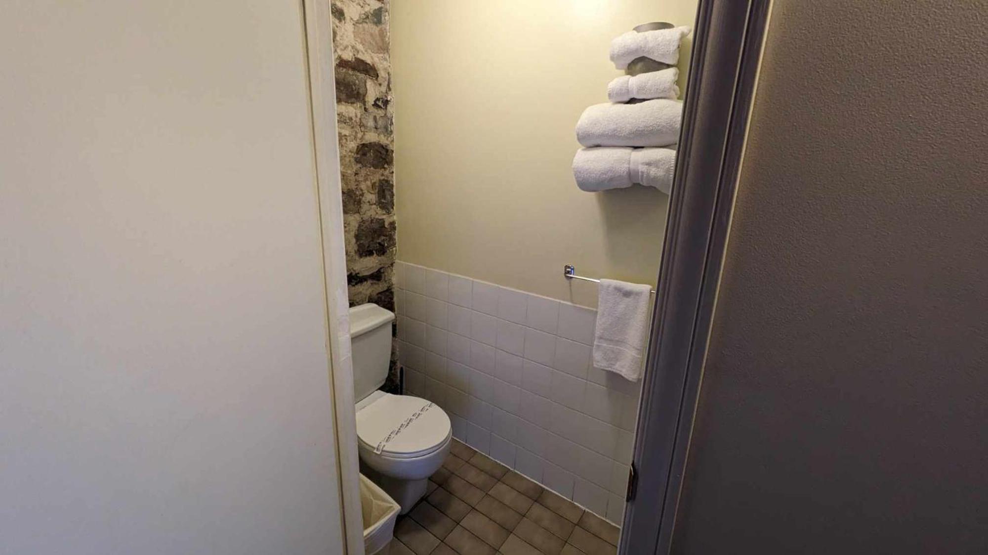 La Maison Rousseau Hotel Montmagny Kamer foto
