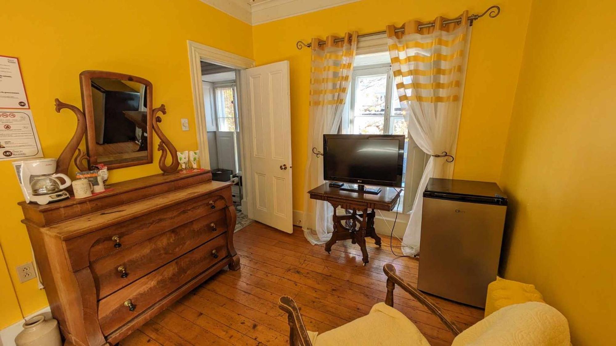 La Maison Rousseau Hotel Montmagny Kamer foto