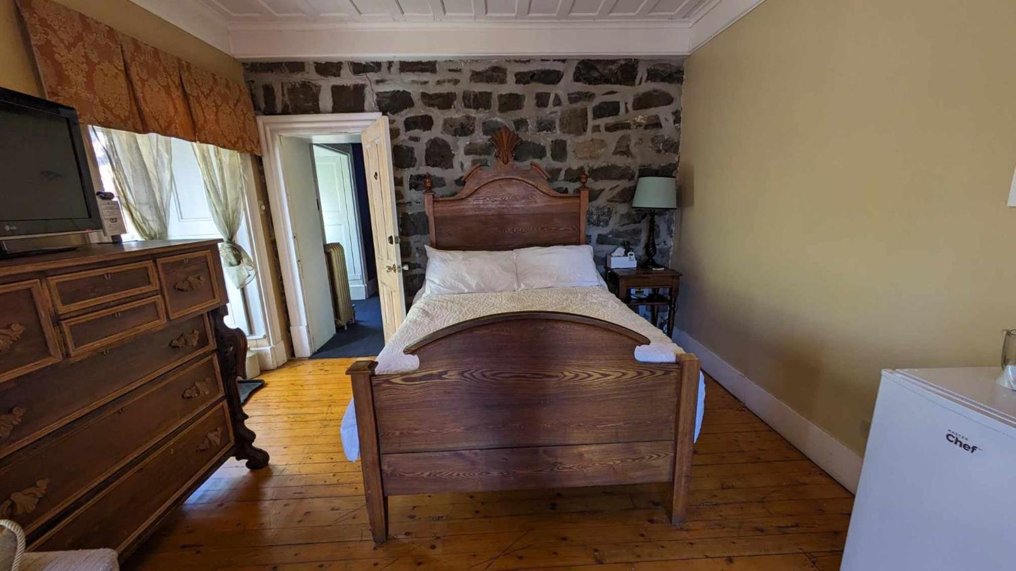 La Maison Rousseau Hotel Montmagny Kamer foto